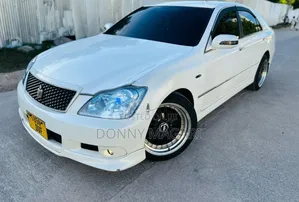 Toyota Crown 2006 White