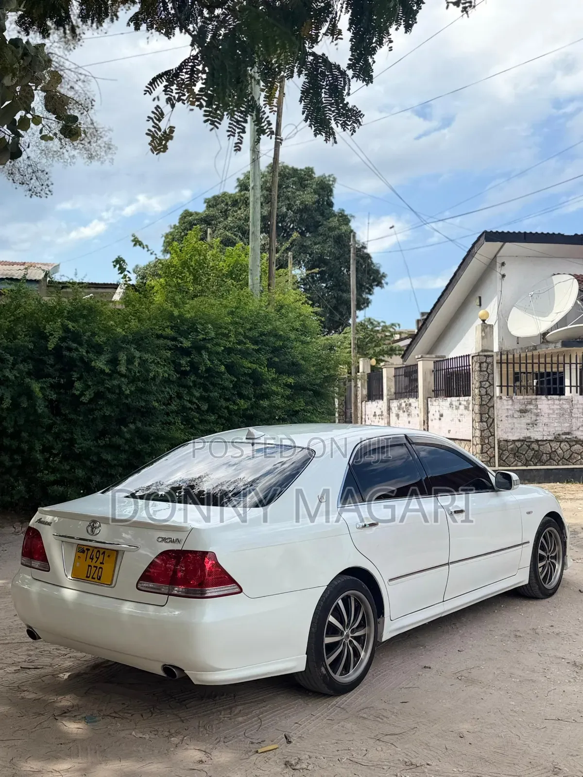 Toyota Crown 2006 White