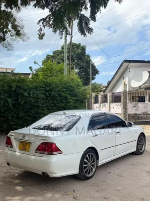 Toyota Crown 2006 White