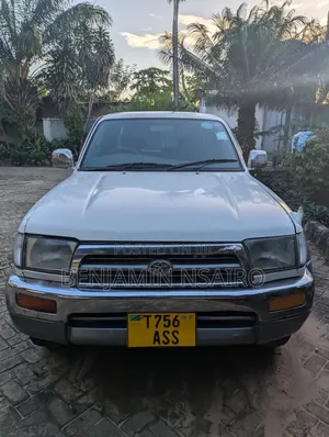 Toyota Hilux Surf 3.0DT 2000 White