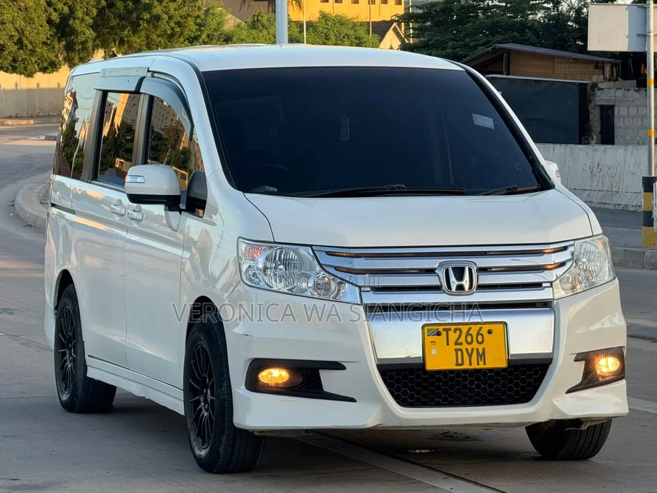 Honda Stepwgn 2011 White