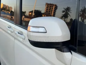 Honda Stepwgn 2011 White