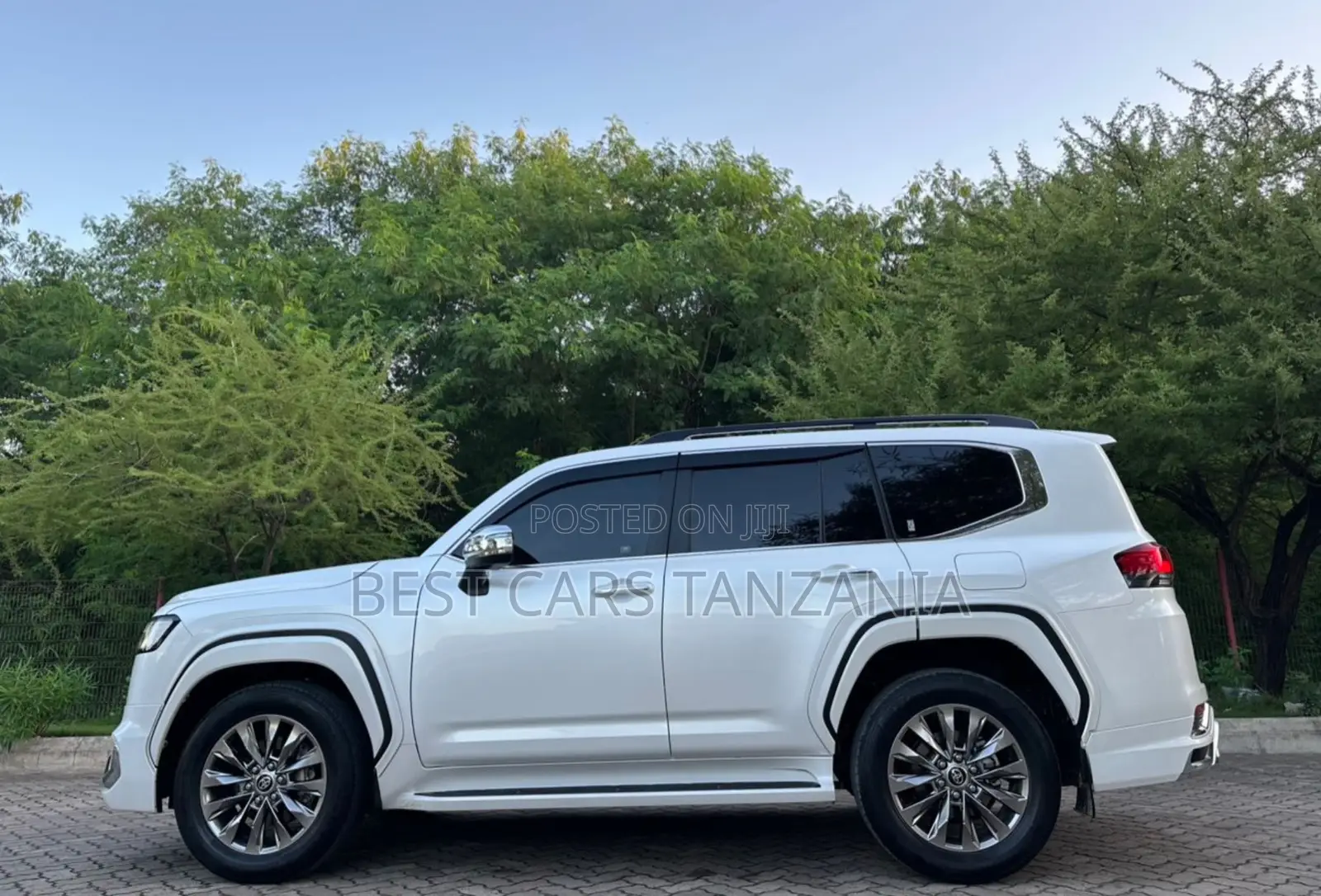 Toyota Land Cruiser 2024 Pearl