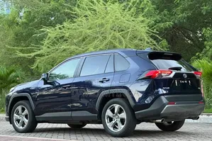 Toyota RAV4 2020 Blue