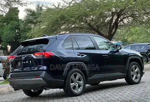 Toyota RAV4 2020 Blue