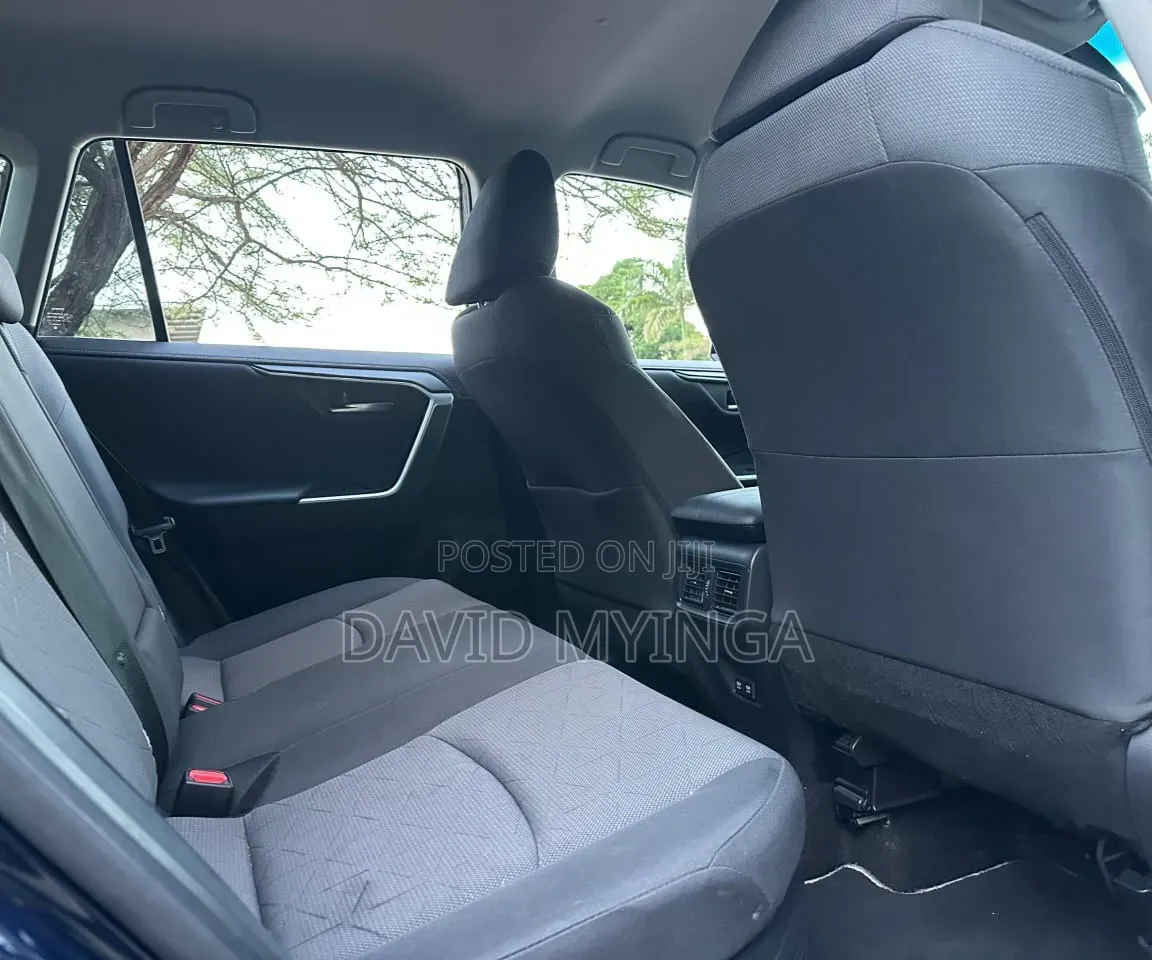 Toyota RAV4 2020 Blue