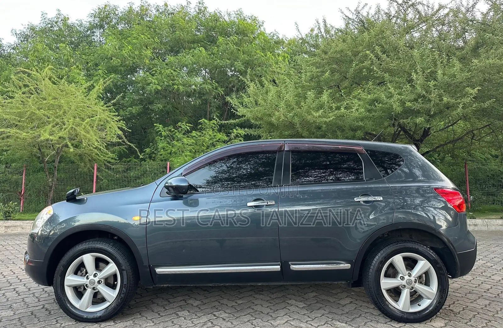 Nissan Dualis 2011 Gray
