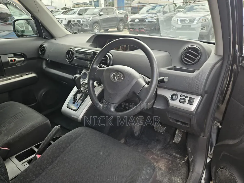 Toyota Corolla Rumion 2009 Black