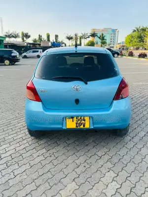 Toyota Vitz 1.0 FWD 3dr 2005 Blue