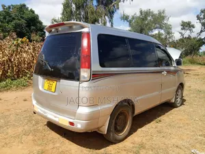Toyota Noah 2002 Silver