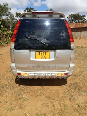 Toyota Noah 2002 Silver