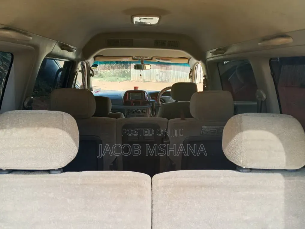 Toyota Noah 2002 Silver