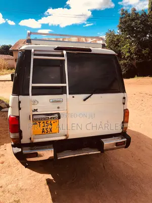 Toyota Land Cruiser 90 1997 White