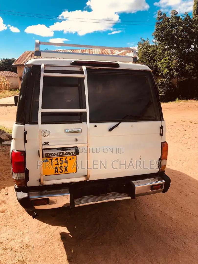 Toyota Land Cruiser 90 1997 White