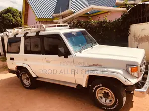 Toyota Land Cruiser 90 1997 White