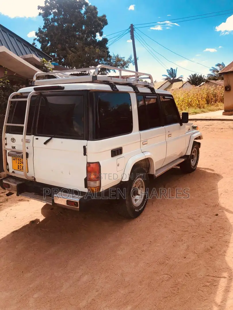 Toyota Land Cruiser 90 1997 White