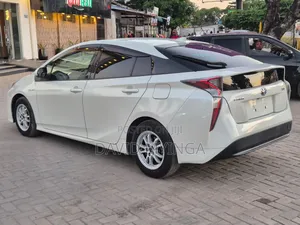 Toyota Prius 2018 Pearl