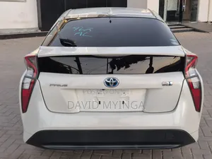 Toyota Prius 2018 Pearl