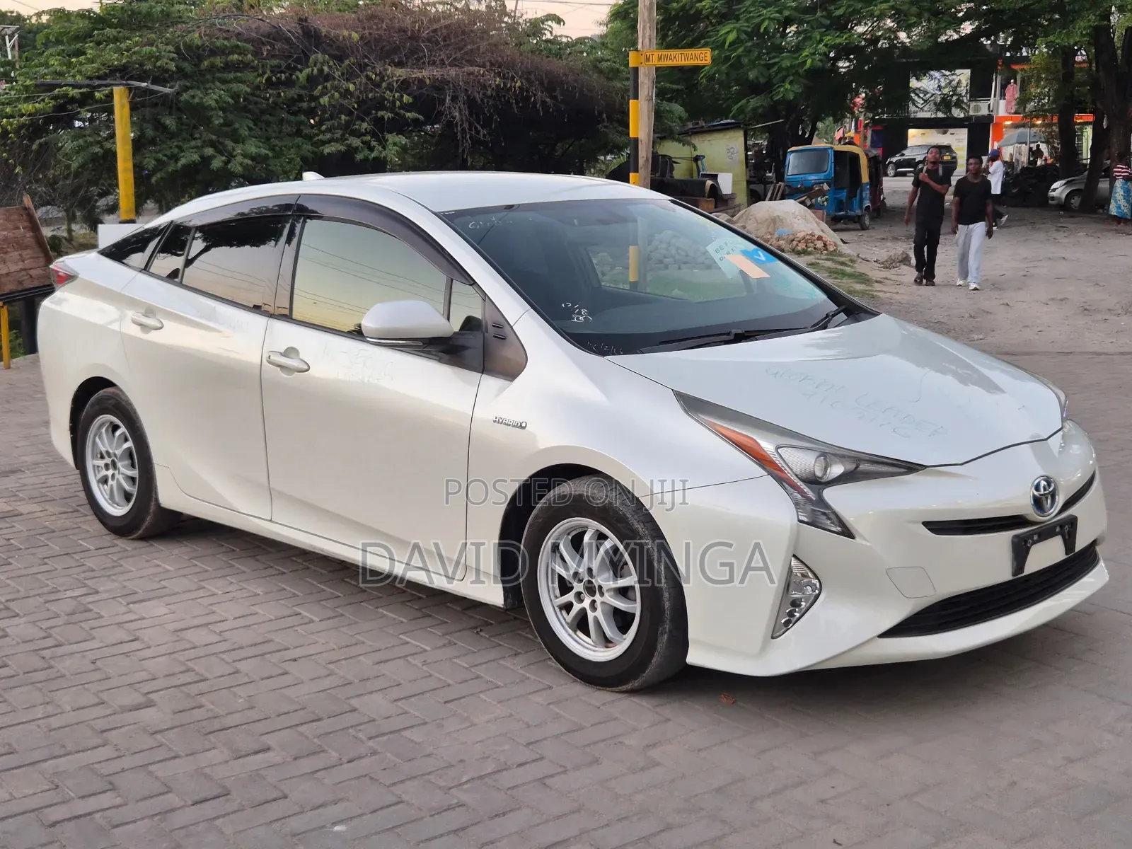 Toyota Prius 2018 Pearl