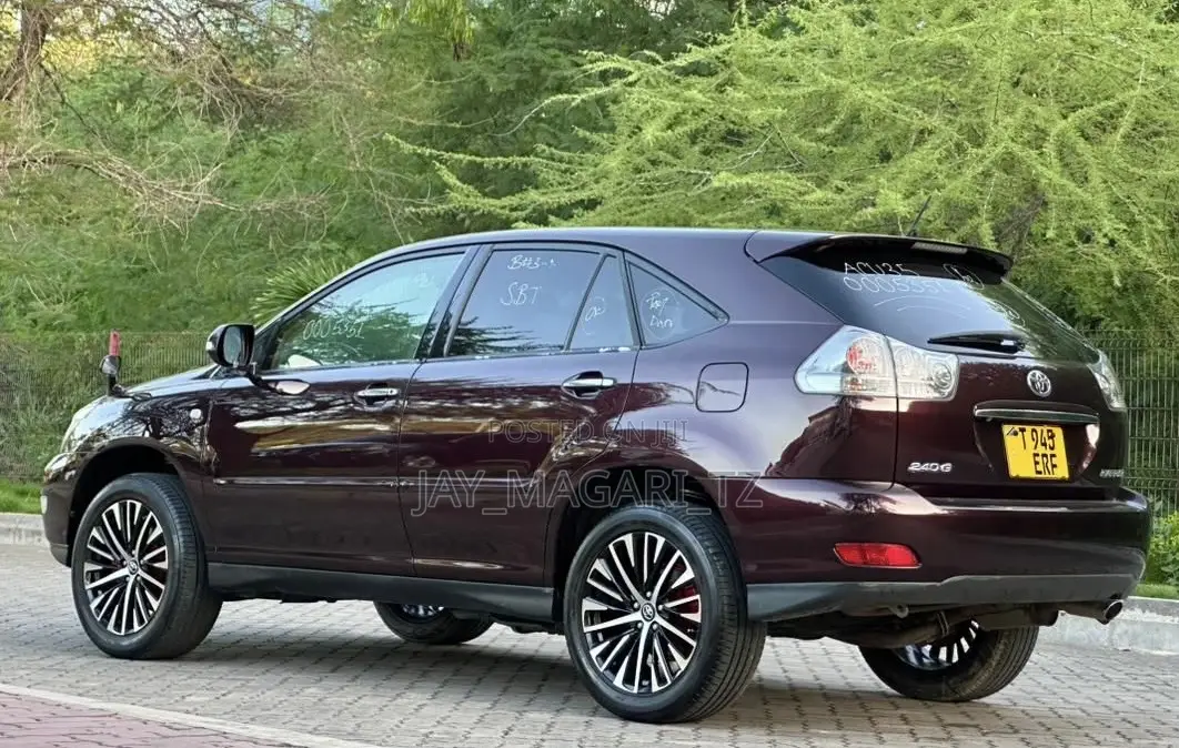 Toyota Harrier 2005 Maroon