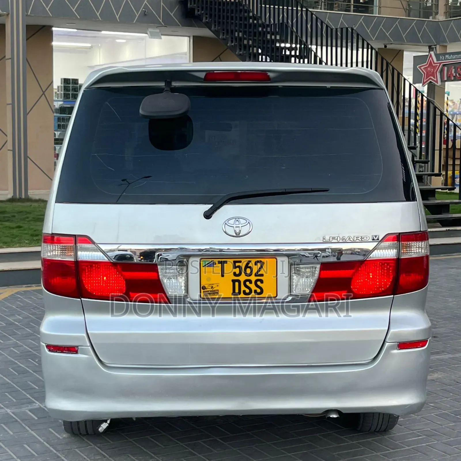 Toyota Alphard 2004 Silver