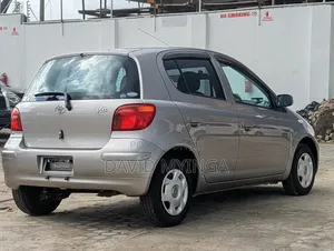 Toyota Vitz 2002 Gray