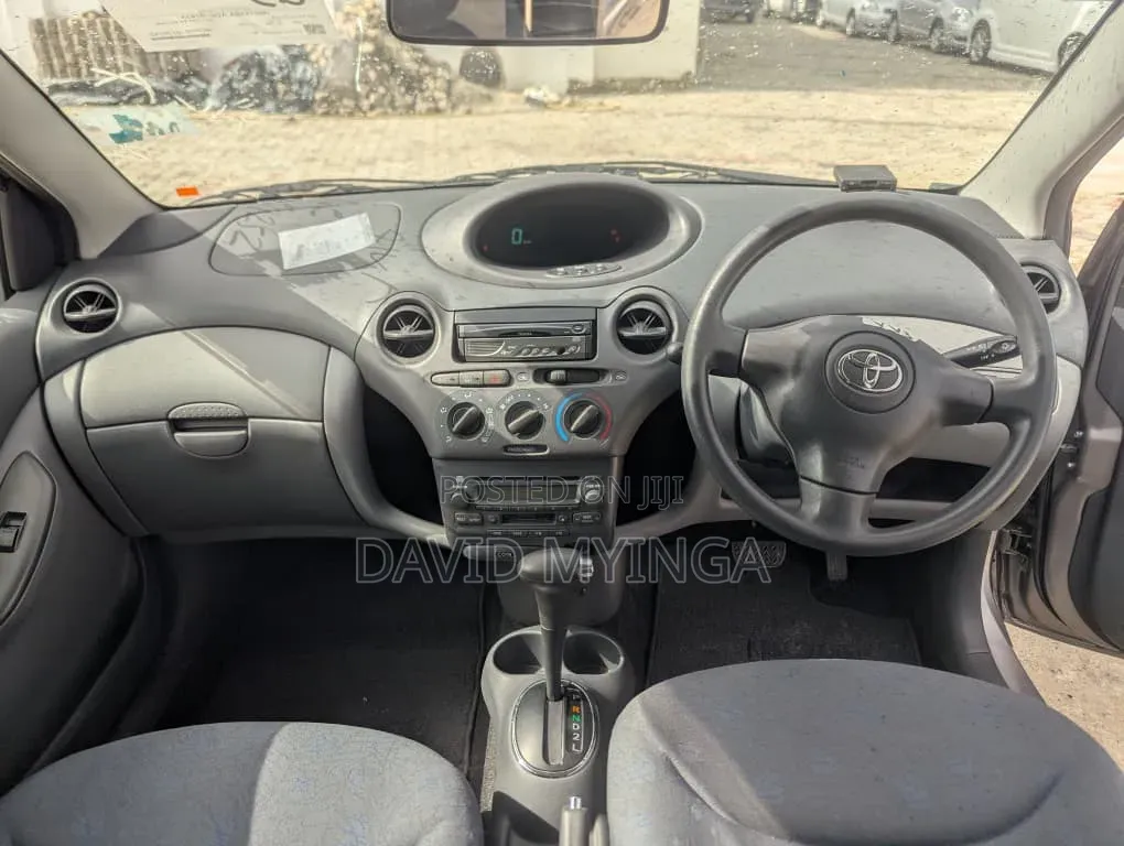 Toyota Vitz 2002 Gray