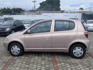 Toyota Vitz 2003 Pink
