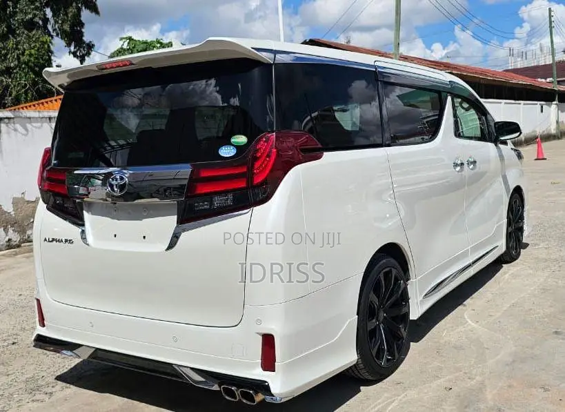 Toyota Alphard 2020 Silver