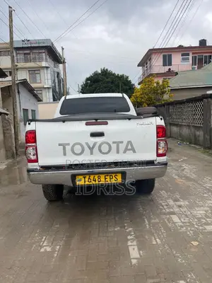 Toyota Hilux 2010 Silver