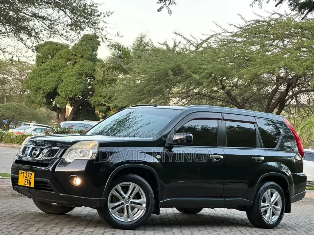 Nissan X-Trail 2012 Black