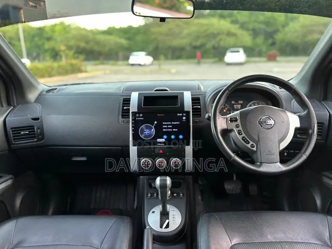 Nissan X-Trail 2012 Black