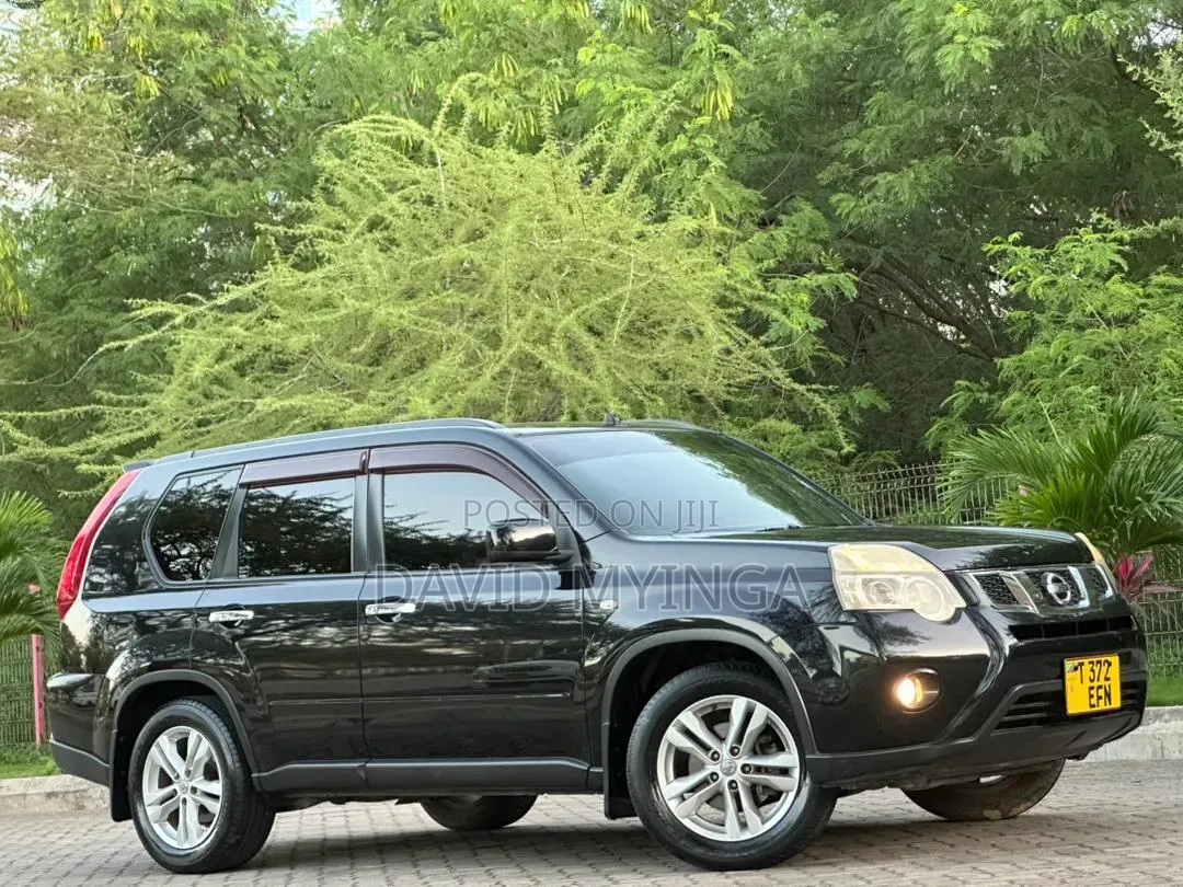 Nissan X-Trail 2012 Black