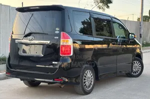 Toyota Noah 2009 Black
