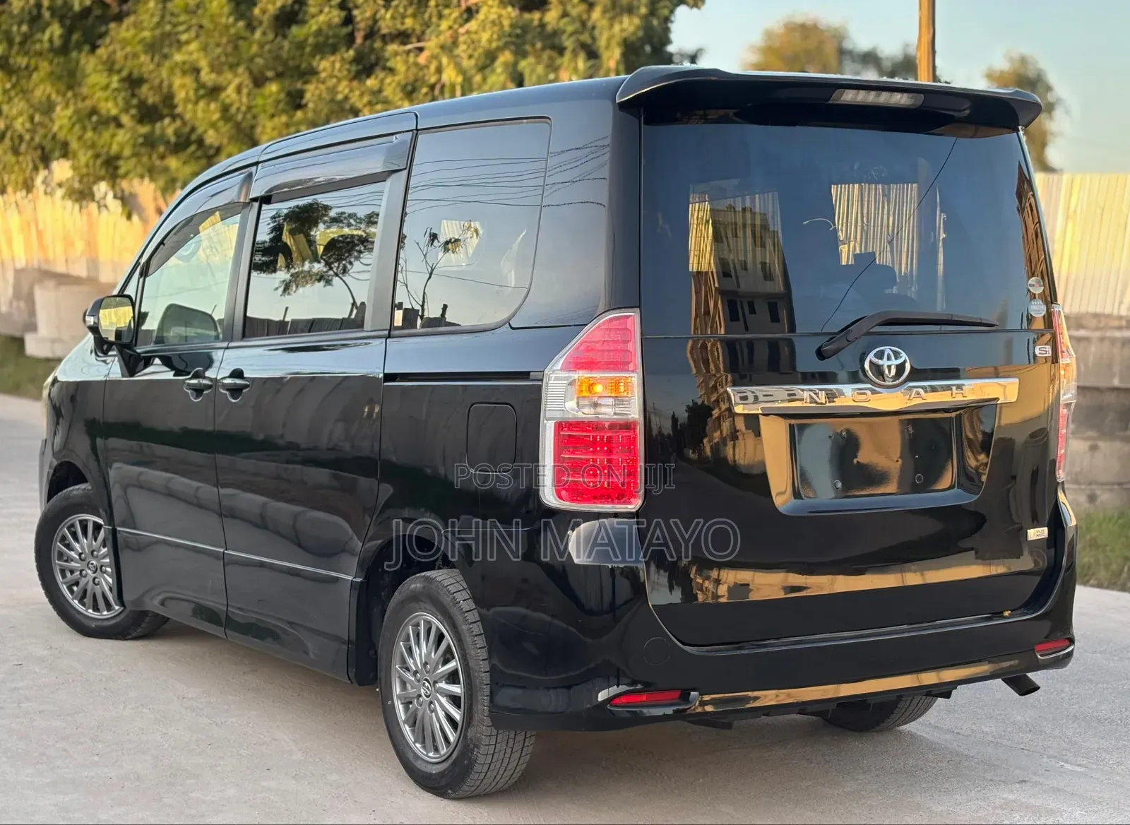Toyota Noah 2009 Black