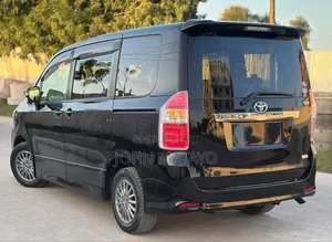 Toyota Noah 2009 Black
