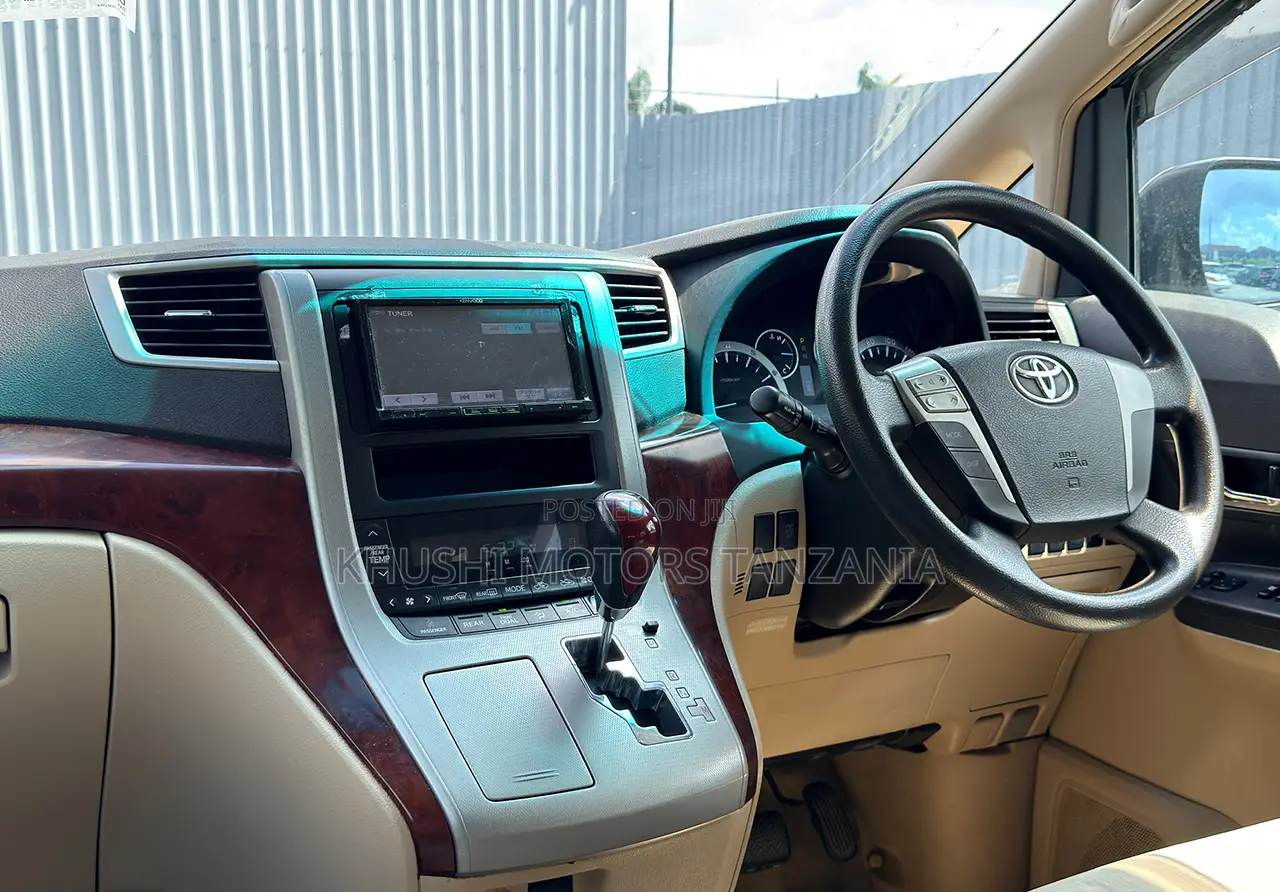 Toyota Alphard 2008 Silver