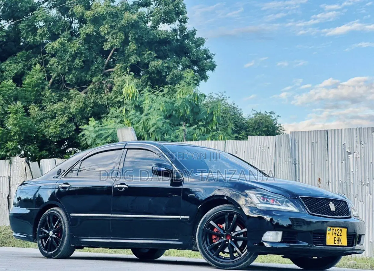 Toyota Crown 2006 Black