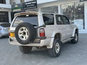 Toyota Hilux Surf 2.7 SSR 2001 White