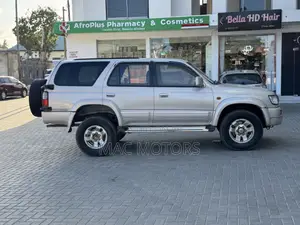 Toyota Hilux Surf 2.7 SSR 2001 White