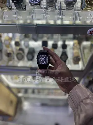 Naviforce Chornography Watch Inauzwa Dukani