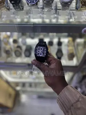 Naviforce Chornography Watch Inauzwa Dukani