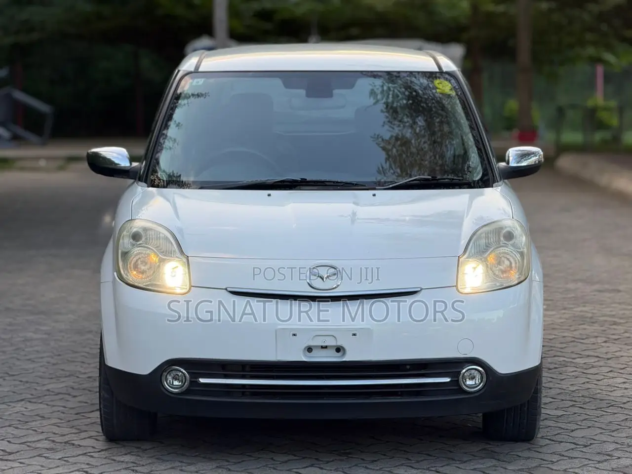 Mazda Verisa 2009 White