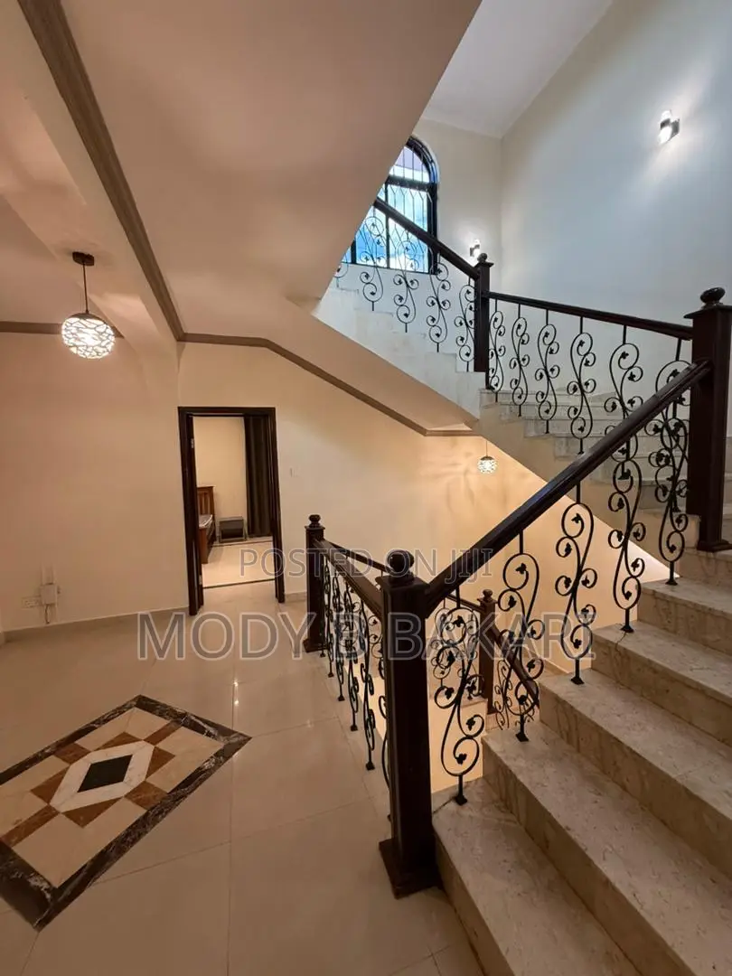 Furnished 4bdrm Villa in Ada Estate for rent