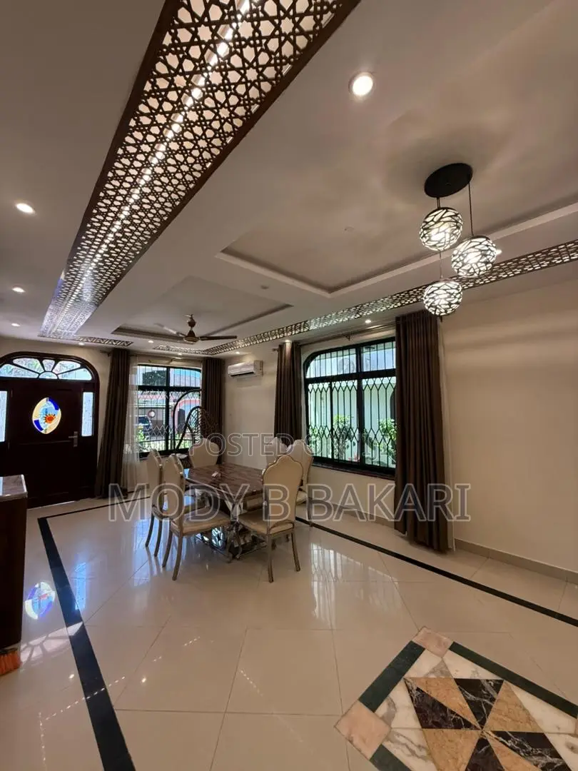 Furnished 4bdrm Villa in Ada Estate for rent
