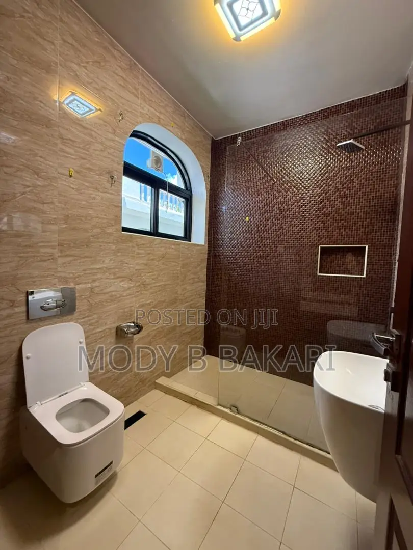 Furnished 4bdrm Villa in Ada Estate for rent