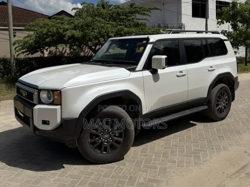 Toyota Land Cruiser Prado 2.8 2024 White