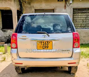 Toyota Raum 2005 Beige