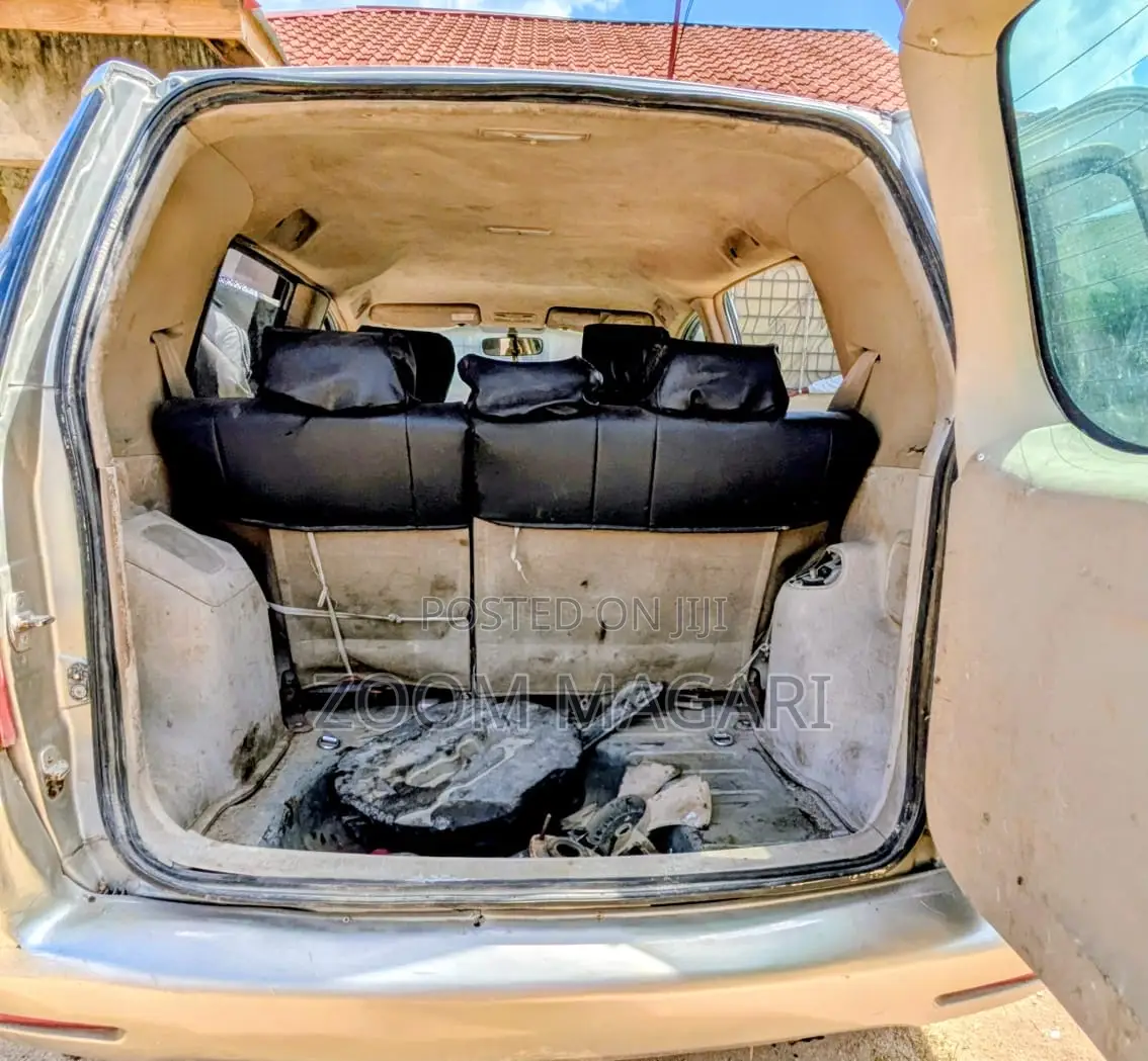 Toyota Raum 2005 Beige