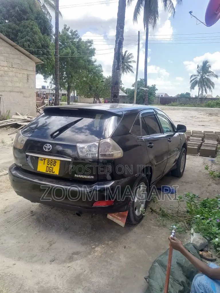 Toyota Harrier 2004 Black